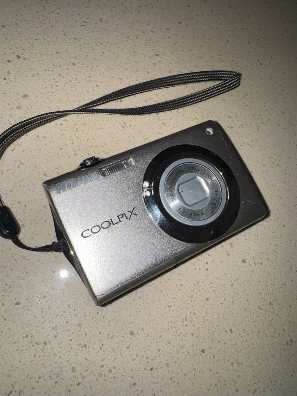 Nikon Coolpix S400 Compact Digital Camera - Silver